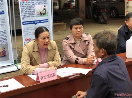 每一本卷宗都是漂亮答案——記廣西勤廉榜樣、梧州市紀委監(jiān)委第五監(jiān)督檢查室主任李世群