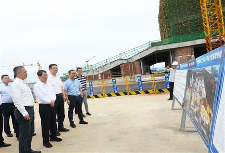 柳州市委書記吳煒、市長(zhǎng)張壯到第十二分公司項(xiàng)目調(diào)研指導(dǎo)