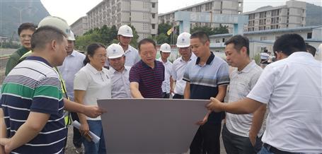 柳州市軌道集團董事長胡建軍到冶建第二分公司項目調研指導